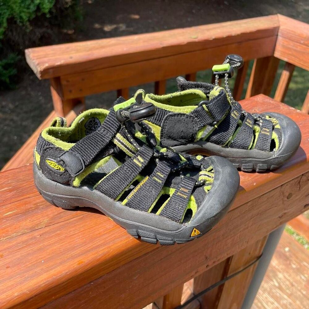 Kids 8 Keen Newport H2 Water Sandals